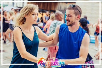 Danser la salsa sur les quais